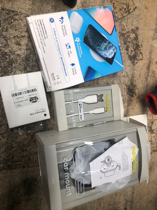 Photo 1 of 4 bundle of electronic accessories
