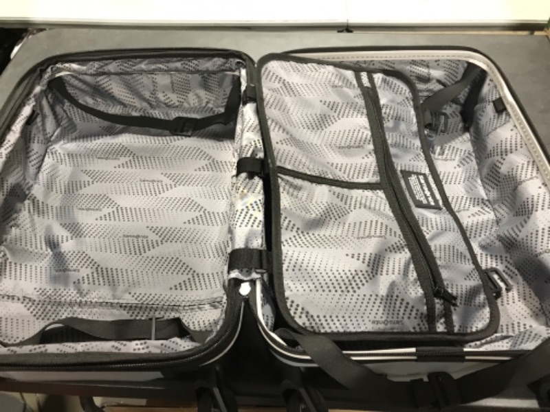 Photo 5 of Samsonite Winfield 3 DLX Hardside Expandable Luggage with Spinners, 2-Piece Set (20/25), Silver
