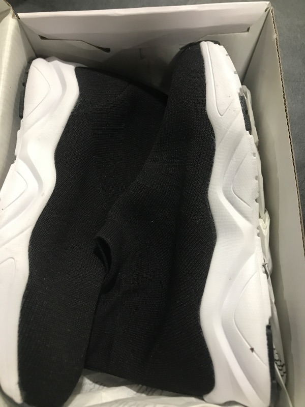 Photo 1 of Dream Pairs Sport Shoes Kids Size 4  