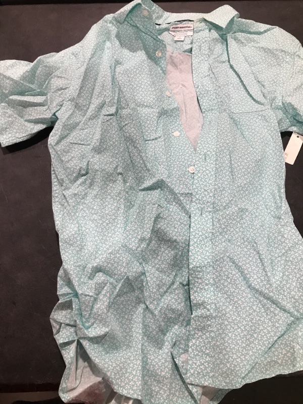 Photo 2 of Amazon Essentials Men's Regular-Fit Short-Sleeve Poplin Shirt Medium Aqua Blue, Floral/Leaf Print