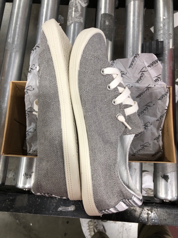 Photo 1 of generic size 9 grey canvas shoe
