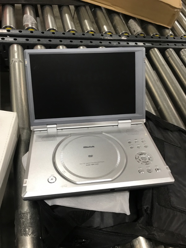 Photo 2 of Mintek MDP-1815 10.2"In Port Dvd Player
