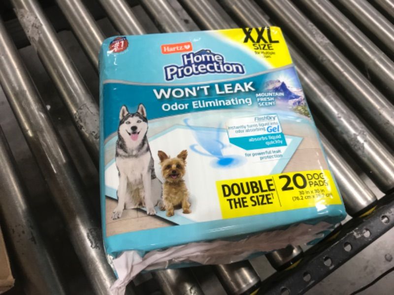 Photo 2 of  Hartz Home Protection Mountain Fresh Scent Dog Pads 2XL 30in X 30in 20ct 