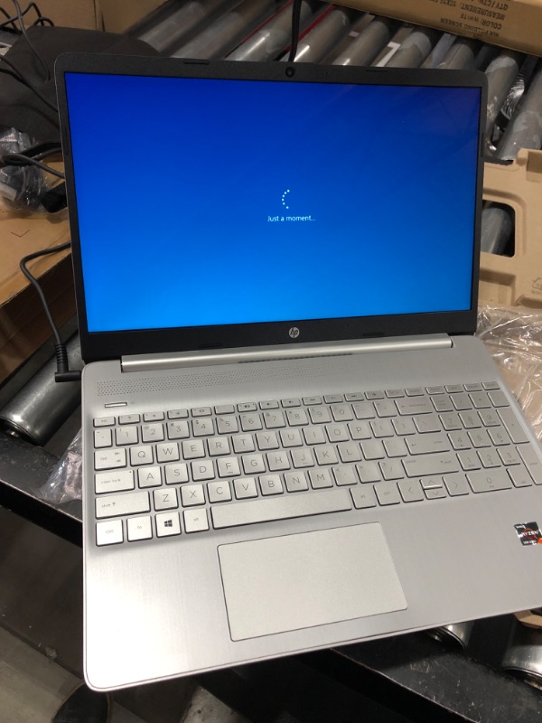 Photo 3 of  HP 15-ef2076ms 15.6'' HD Touchscreen Laptop AMD Ryzen 7 5700U 12GB 256GB SSD