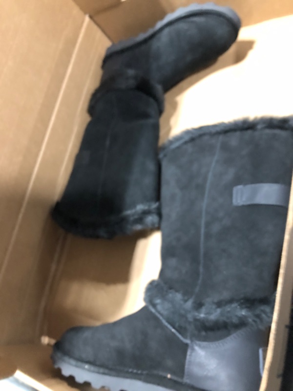 Photo 1 of BEARPAW Women's Sheilah Tall size 9