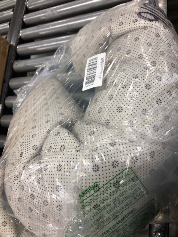 Photo 1 of FJZFING Grey Round Rug Ultra-Soft Plush Modern 7x7 Circle Area Rug for Kid's Bedroom, Fluffy Shag Circular Rug for Nursery Room, Non-Slip Home Decor Cute Grey Carpet for Teen's Room 7x7 Feet Grey