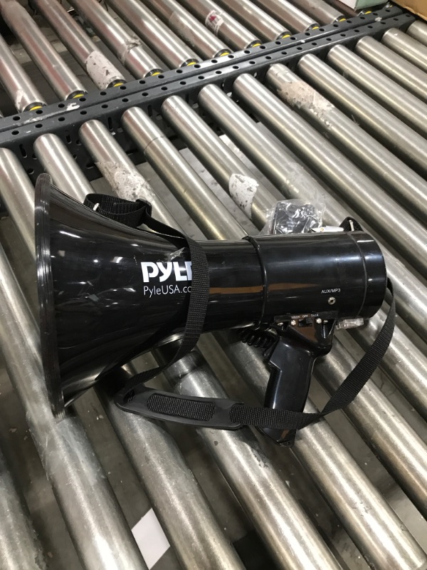 Photo 2 of Pyle Megaphone Speaker PA Bullhorn with Built-in Siren 50 Watts & Adjustable Volume Control Ideal for Football, Baseball, Hockey, Cheerleading Fans & Coaches or for Safety Drills - PMP53IN
