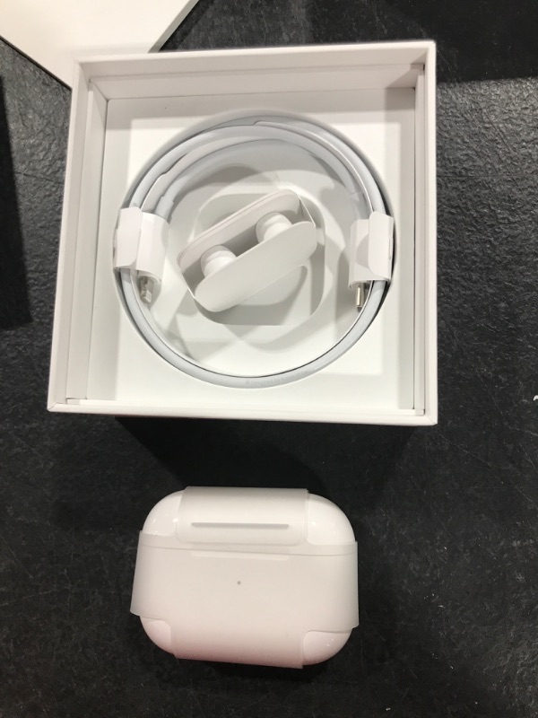 Photo 2 of Apple AirPods Pro