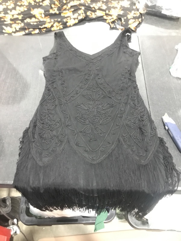 Photo 2 of BABEYOND 1920s Flapper Dress Roaring 20s Great Gatsby Costume Dress Fringed Embellished Dress Black Large