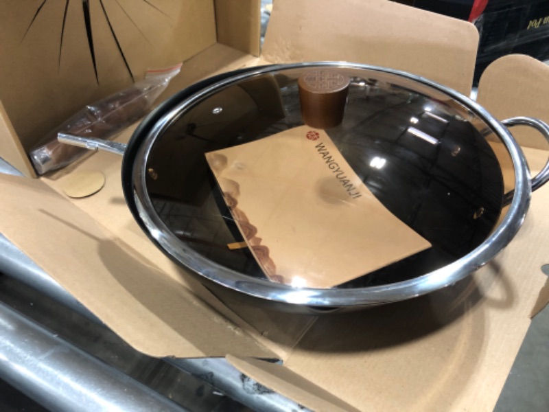 Photo 2 of WANGYUANJI Carbon Steel Wok Pan,12.59" Woks and Stir Fry Pans with Glass Lid,Chinese Traditional Wok Flat bottom Iron wok for Induction, Electric, Gas, Halogen All Stoves-Practical Gift
