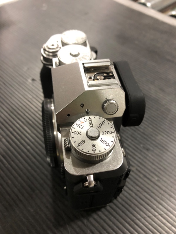 Photo 1 of  - missing battery - unable to test -  Fujifilm X-T5 Mirrorless Camera with XF18-55mmF2.8-4 R LM OIS Lens (Silver) - missing battery - unable to test - 
