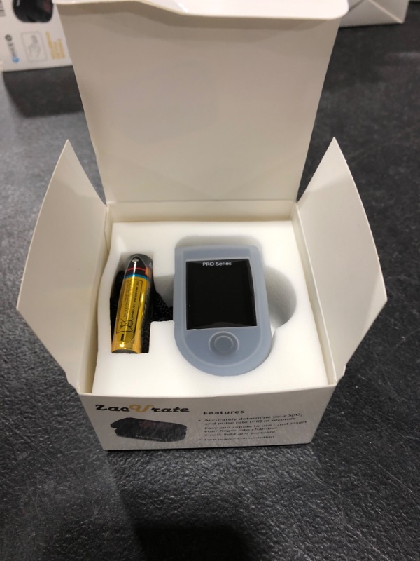 Photo 2 of Zacurate Pro Series 500DL Fingertip Pulse Oximeter Blood Oxygen Saturation Monitor with Silicon Cover