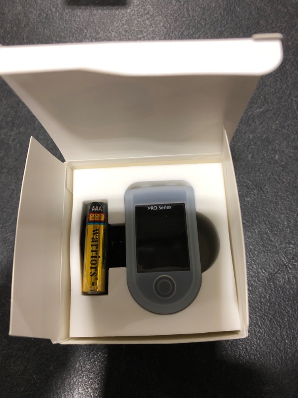 Photo 2 of Zacurate Pro Series 500DL Fingertip Pulse Oximeter Blood Oxygen Saturation Monitor with Silicon Cover