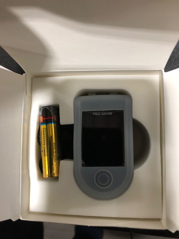 Photo 2 of Zacurate Pro Series 500DL Fingertip Pulse Oximeter Blood Oxygen Saturation Monitor with Silicon Cover