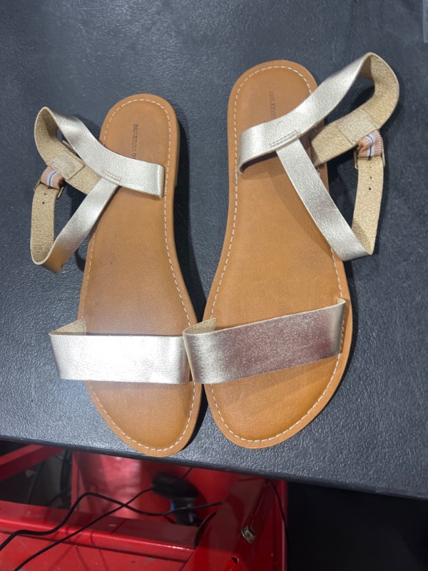 Photo 2 of Amazon Essentials Women's Two Strap Buckle Sandals SIZE 10 Gold