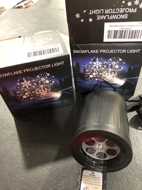 Photo 2 of 2 Craftersmark Christmas Projector Lights, Snowflake Projector Lights Outdoor, Snowflake Projector Indoor, Waterproof LED Christmas Light Projector Outdoor for Xmas Valentine Winter Holiday?Single-Head?
