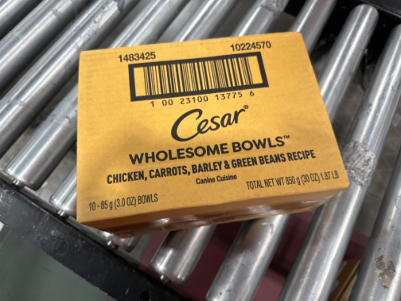 Photo 2 of 10 CT Cesar Wholesome Bowls Chicken, Carrots, Barley & Green Beans Recipe Adult Soft Wet Dog Food, 3 Oz.
