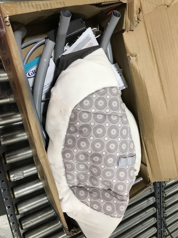 Photo 2 of Graco Simple Sway Abbington Baby Swing