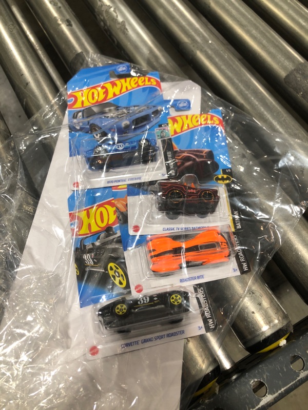 Photo 1 of 2023 Hot Wheels - Classic TV Series Batmobile Super Treasure Hunt pack of 4