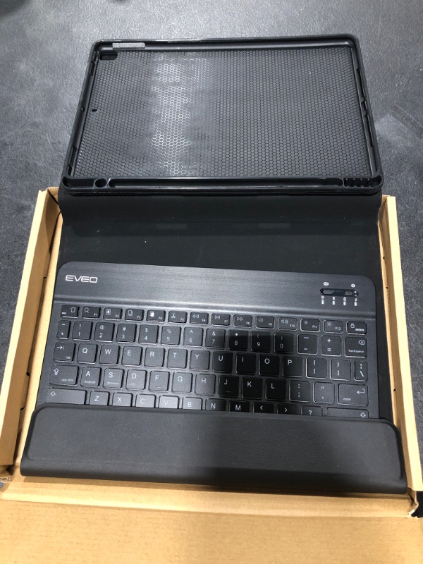 Photo 1 of KEYBOARD CASE 