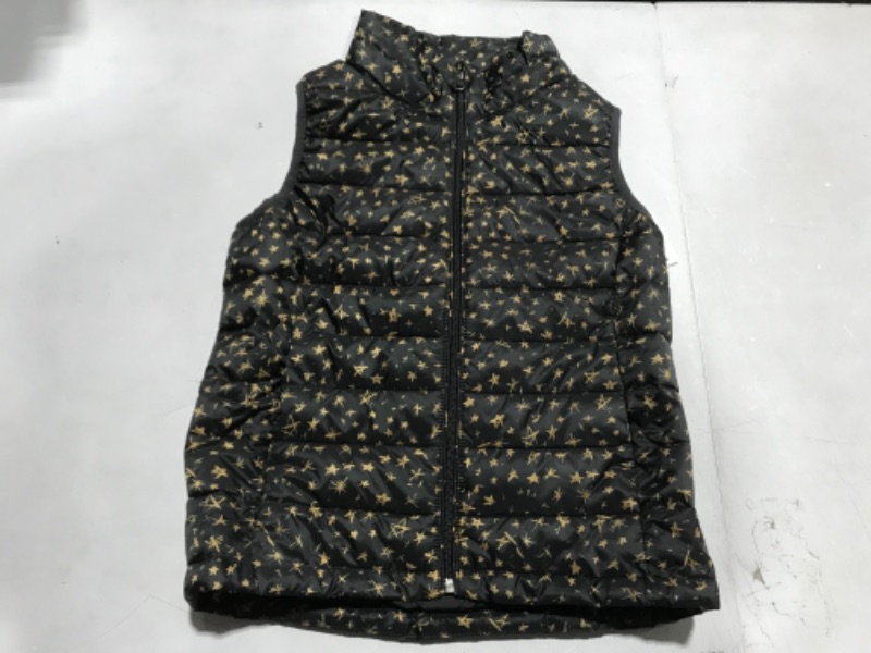 Photo 1 of Amazon Essentials Boys and Toddlers' Lightweight Water-Resistant Packable Puffer Vest
