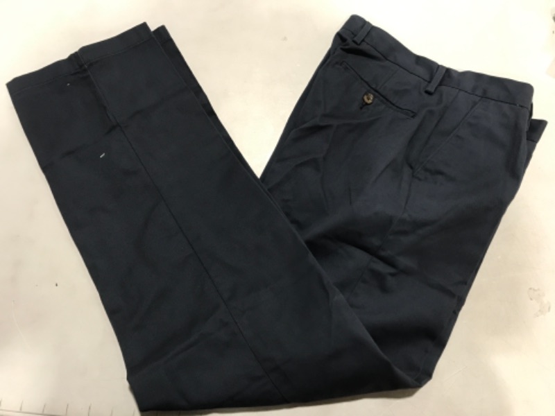 Photo 2 of Amazon Essentials Men's Classic-Fit Wrinkle-Resistant Flat-Front Chino Pant (Available in Big & Tall) 32W x 32L Navy