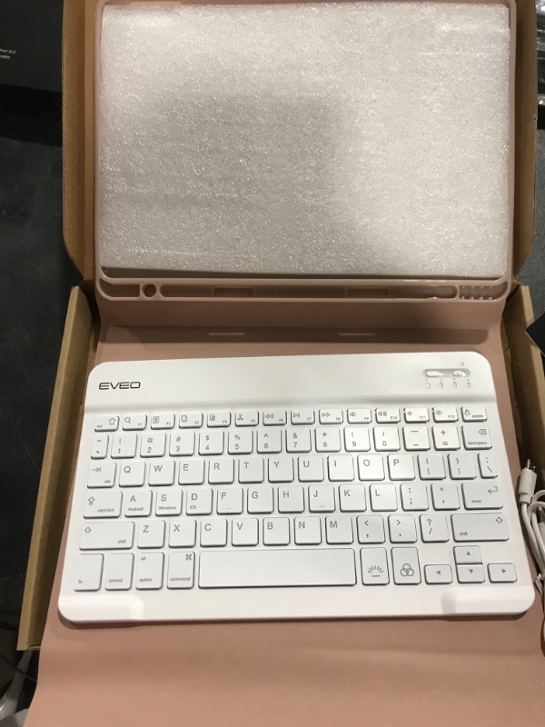 Photo 4 of iPad Case with Keyboard 10.2'' - iPad 9th Generation Case with Keyboard (2021), Built-in Pencil Holder - iPad Case 9th Generation/8th Gen/7th – Rose Gold Gold Rose