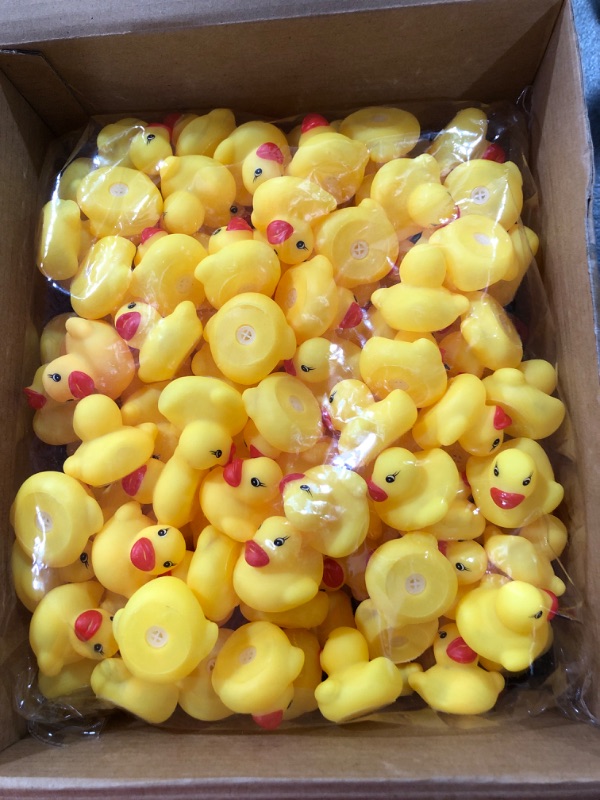 Photo 1 of 200 Pcs Mini Rubber Ducks in Bulk Yellow Tiny Baby Shower Ducks Float Squeak Bathtub Duckies Preschool Bath Toy for Birthday Party Gift(1.57 x 1.57 x 1.18 Inch,Yellow)
