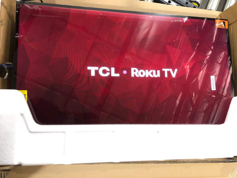 Photo 4 of TCL 32" Class 3-Series Full HD 1080p LED Smart Roku TV - 32S359