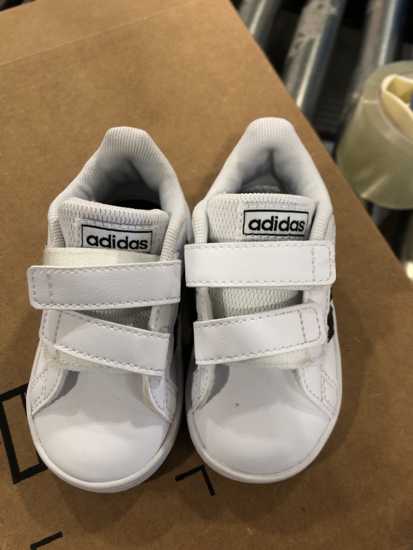 Photo 2 of adidas Unisex-Child Baseline Sneaker Toddler (1-4 Years) 5 Toddler White/Black/White