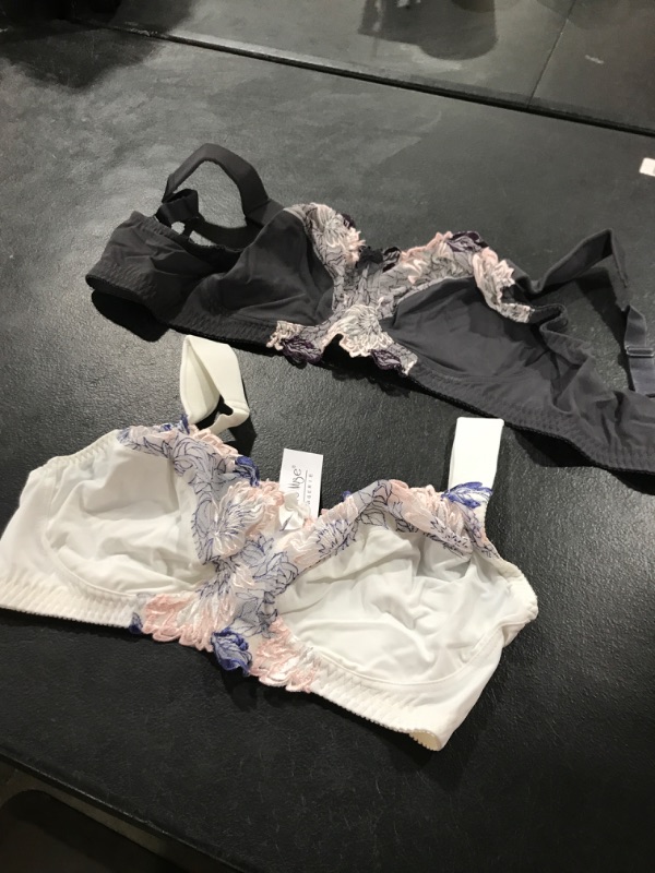 Photo 1 of 38D bras pack of 2