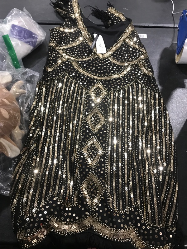 Photo 2 of BABEYOND Womens 1920s Flapper Dress Vintage Long Fringe Dress Roaring 20s Sequins Beaded Dress Blackgold Medium