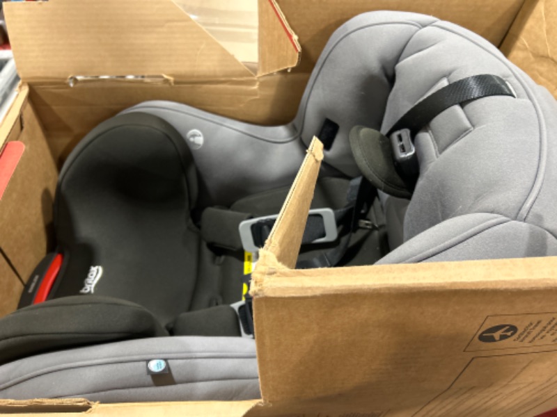 Photo 2 of Britax Emblem 3-Stage Convertible Car Seat, Slate Safewash , 21x18.25x26 Inch (Pack of 1) Safewash Slate