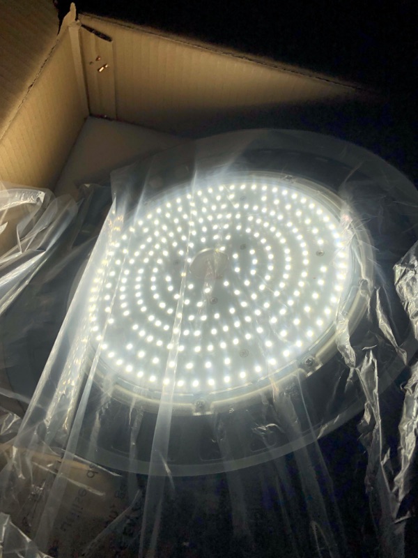 Photo 4 of BFT UFO LED High Bay Light 150W 22500LM 0-10V Dimmable 5000K,600W HID/HPS Replacement,5' Cable with 110V US Plug,UL Certified Driver IP65 Hanging Hook,Safe Rope,Factory,Warehouse,Shop Lights,Workshop
