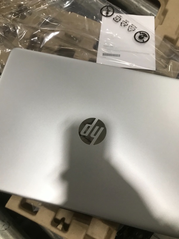 Photo 2 of HP - 15.6" Touch-Screen Laptop - Intel Core i3 - 8GB Memory - 256GB SSD - Natural Silver
