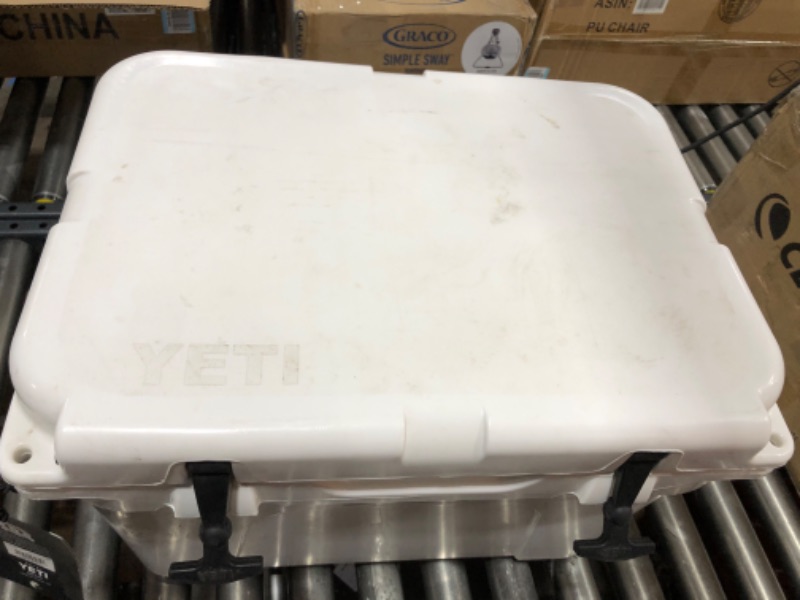 Photo 5 of  YETI Tundra 35 Cooler, WHITE