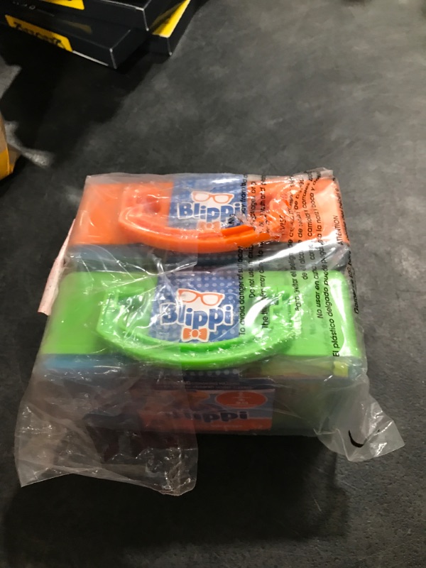Photo 2 of Blippi Toy Lunch Box 2 Pack, Chef and Zookeeper 2.5 Inch Minis Inside - Children’s Toys