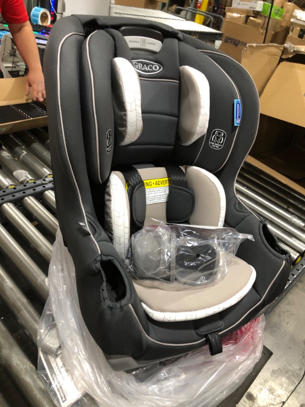 Photo 2 of Graco Extend2Fit Convertible Car Seat | Ride Rear Facing Longer with Extend2Fit, Redmond 2-in-1 Redmond