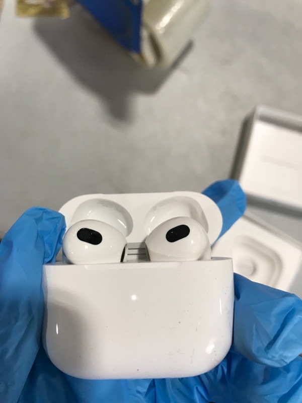 Photo 6 of Apple AirPods with MagSafe Wireless Charging Case (3rd Generation)