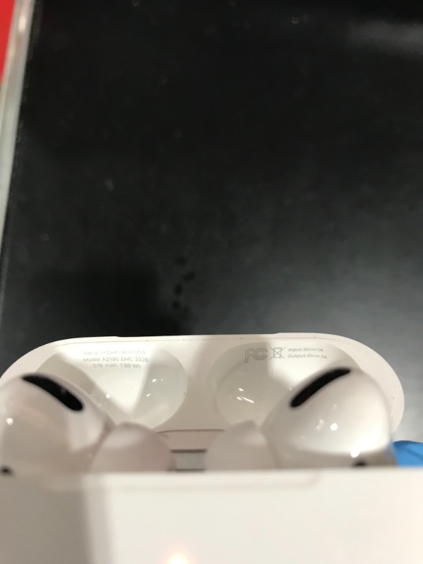 Photo 3 of Apple AirPods Pro