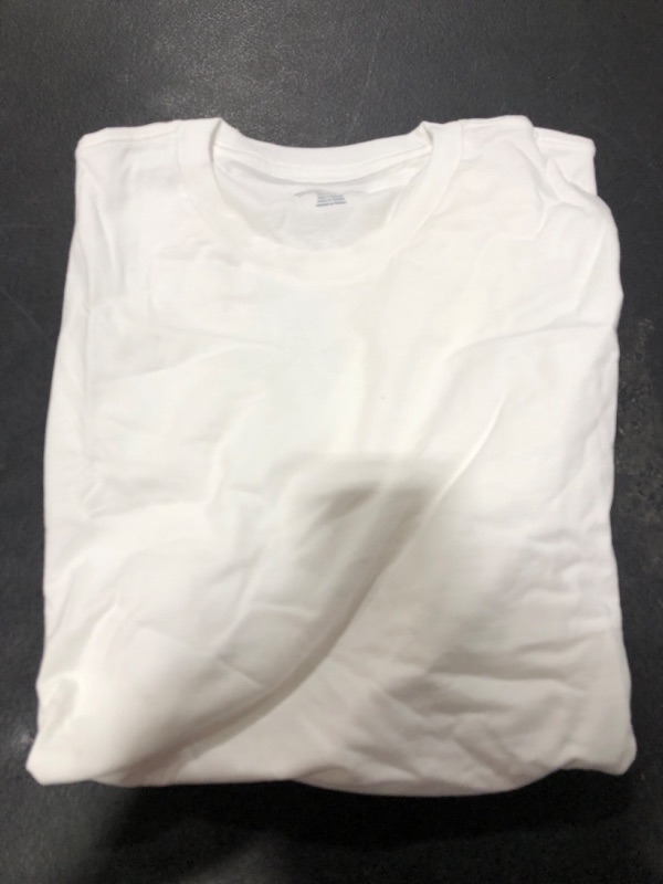 Photo 1 of AMAZON ESSENTIALS WHITE T XL 