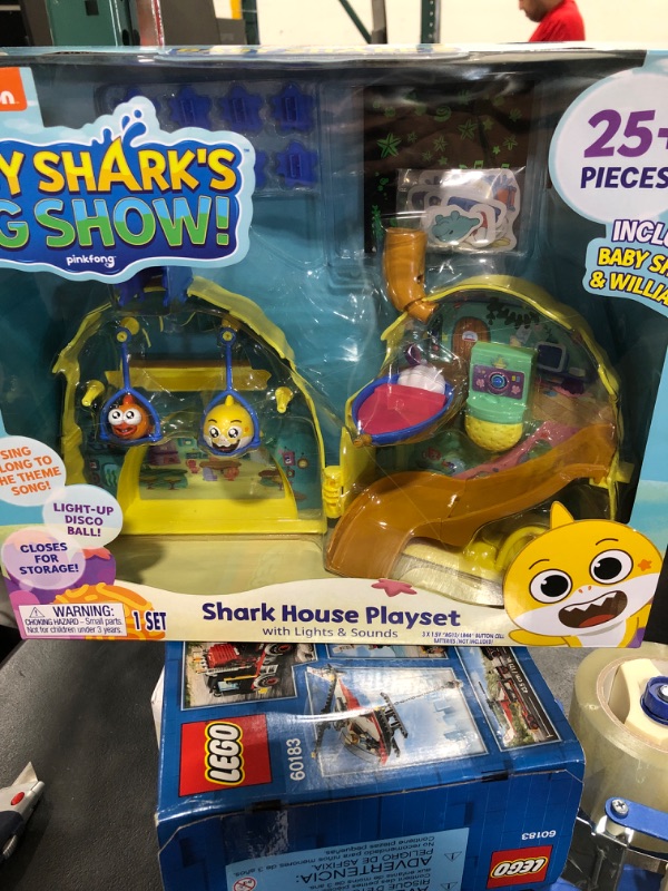 Photo 2 of Baby Shark's Big Show! Shark House Playset – Lights and Sounds Toddler Playset – Interactive Baby Shark Toy