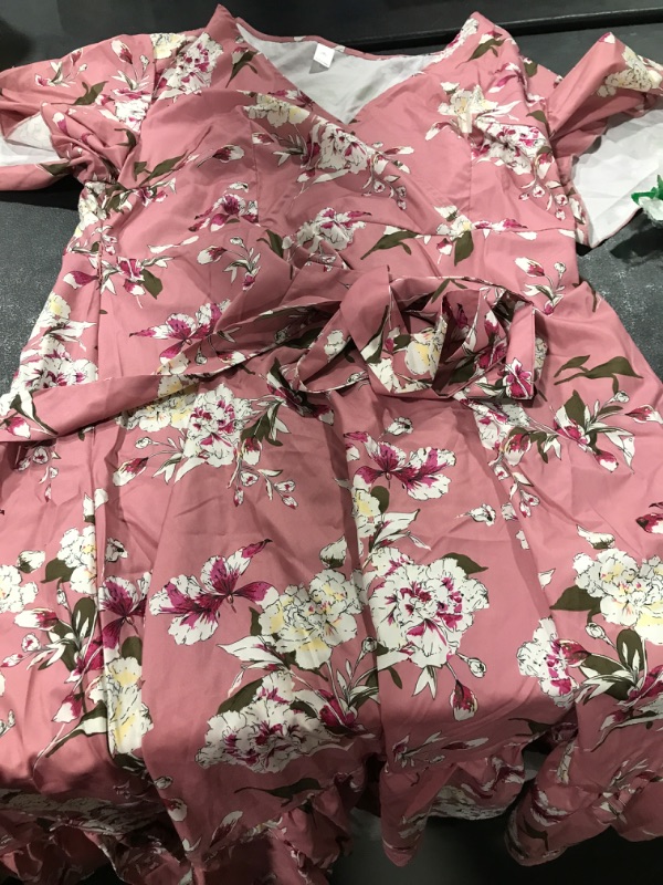 Photo 1 of 2XL PINK FLORAL DRESS 