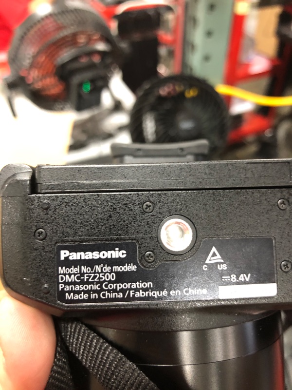 Photo 6 of Panasonic LUMIX FZ2500 4K Point and Shoot Camera, 20X LEICA DC VARIO-ELMARIT F2.8-4.5 Lens, 21.1 Megapixels, 1 Inch High Sensitivity Sensor, 422 10-bit, HDMI Out, DMC-FZ2500 (USA BLACK) -NO SD CARD-