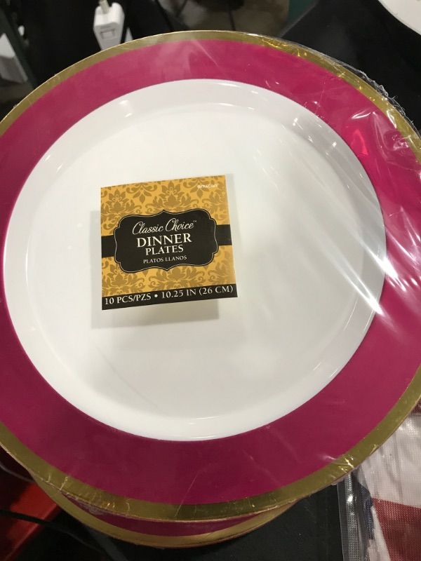 Photo 2 of  Amscan Premium Plastic Round Party-Plates, 7 1/2 inches, White with Bright Pink Border

