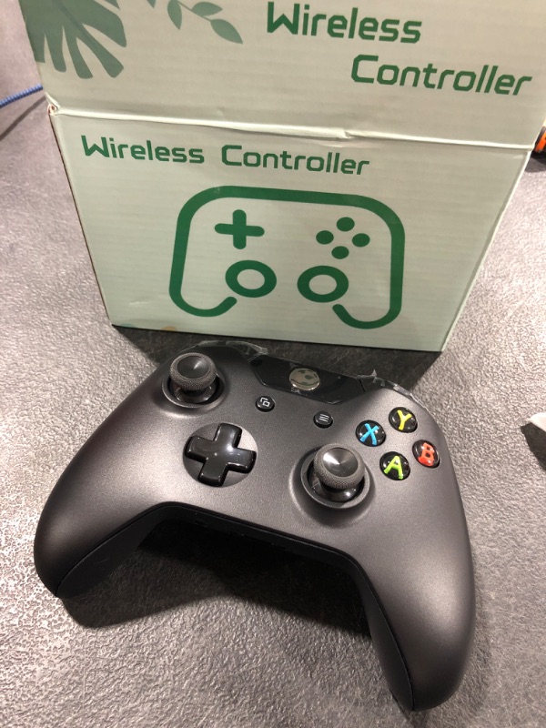 Photo 2 of Wireless Controller PC Game Controller Compatible With Xbox Series X/S/Xbox One/Xbox One S/One X BLACK