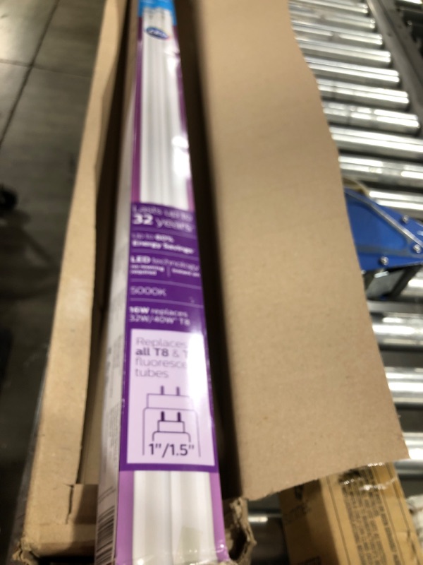Photo 2 of 32W T8/40W T12 Equivalent 4 ft. Type A Linear Universal Fit Daylight LED Tube Light Bulb (5000K) only one 