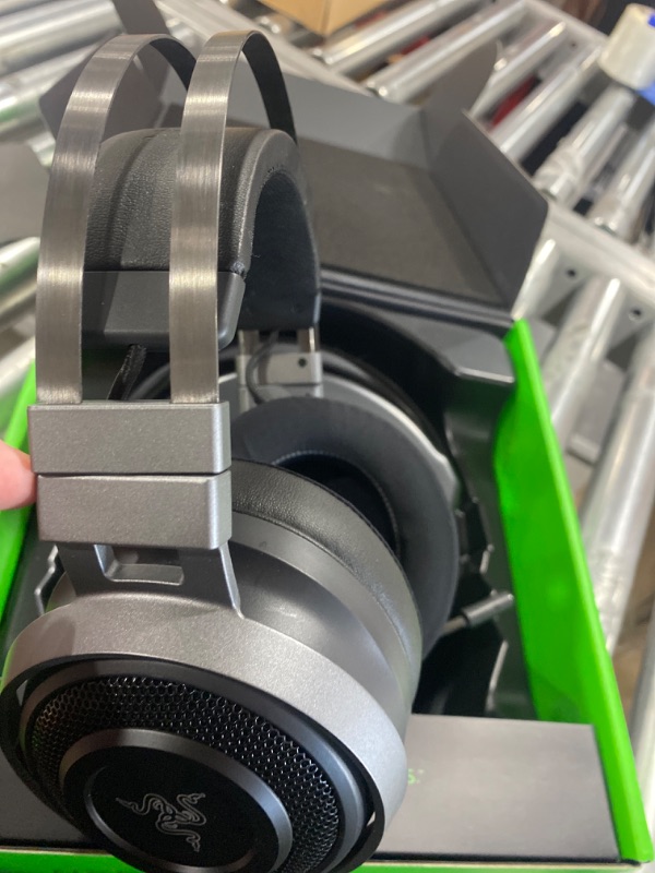 Photo 1 of Razer Nari Ultimate Wireless 7.1 Surround Sound Gaming Headset: THX Audio & Haptic Feedback - Auto-Adjust Headband - Chroma RGB - Retractable Mic - For PC, PS4, PS5 - Black
