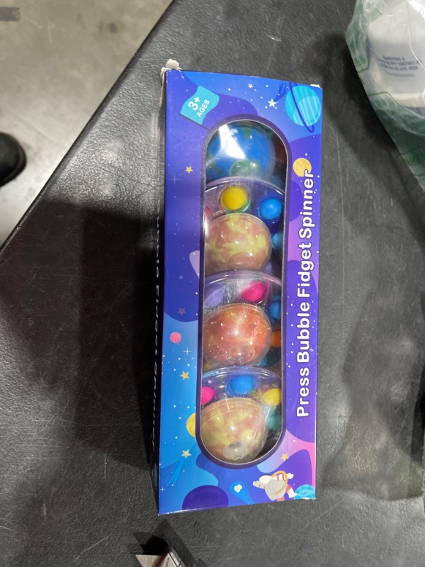 Photo 1 of Fidget spinners 