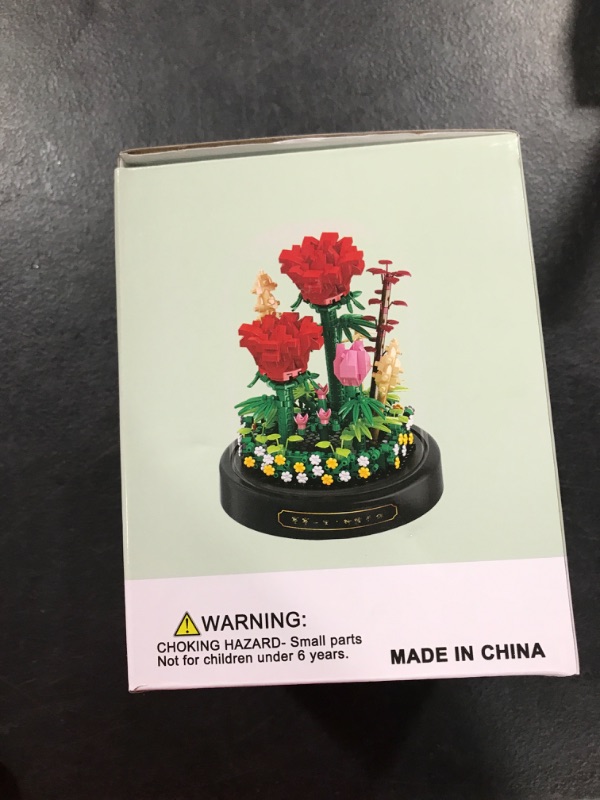 Photo 2 of CASMAN Mini Building Blocks Models Creative DIY Particle Red Rose Flower Plant Collection Construction Bonsai Tree Toys Adult Building Blocks Gift (Incompatible with Lego Set)
